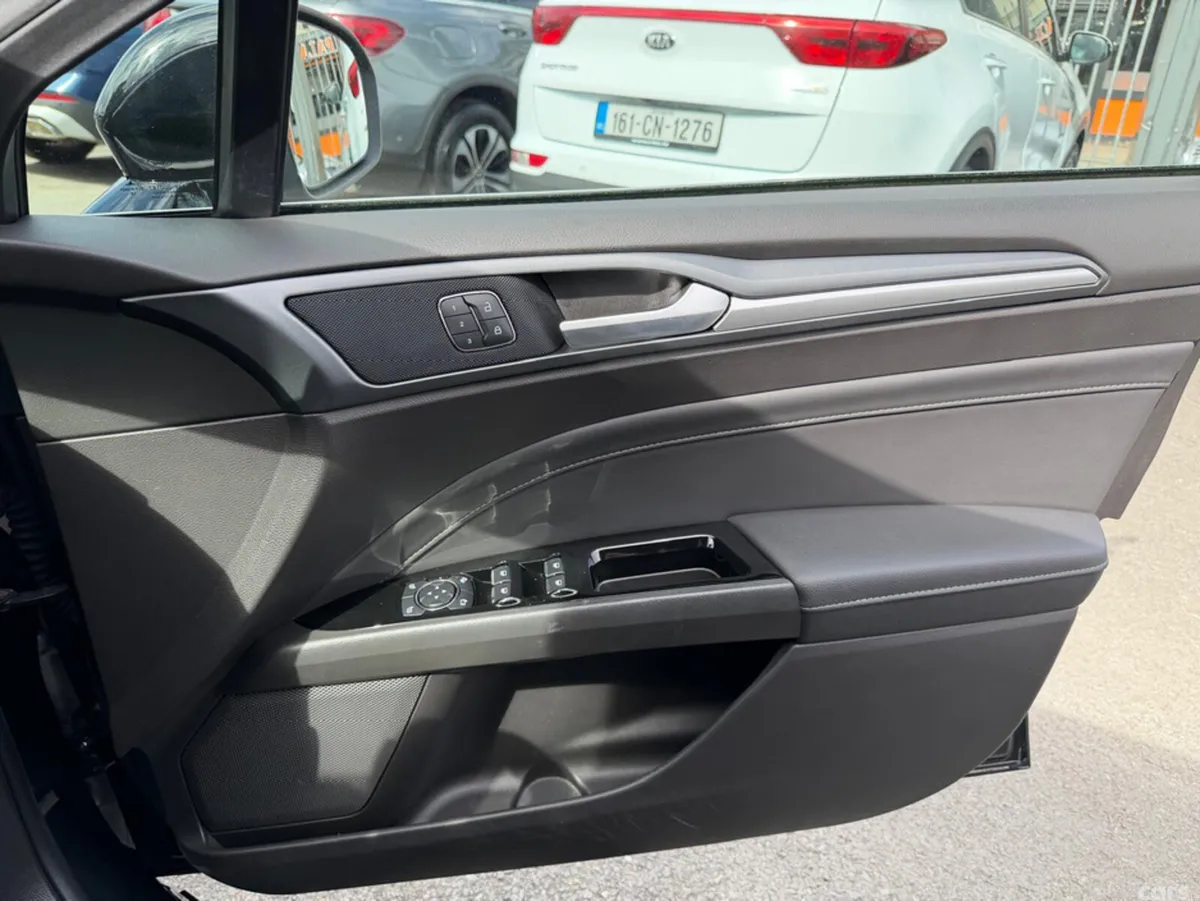 Ford Mondeo Hatchback, Petrol Hybrid, 2019, Black