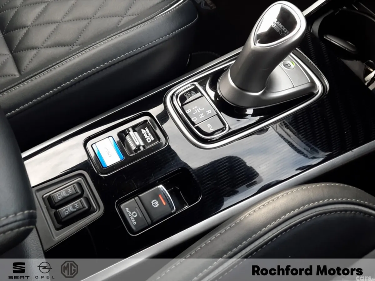 Mitsubishi Outlander Estate, Petrol Plug-in Hybrid, 2020, Black