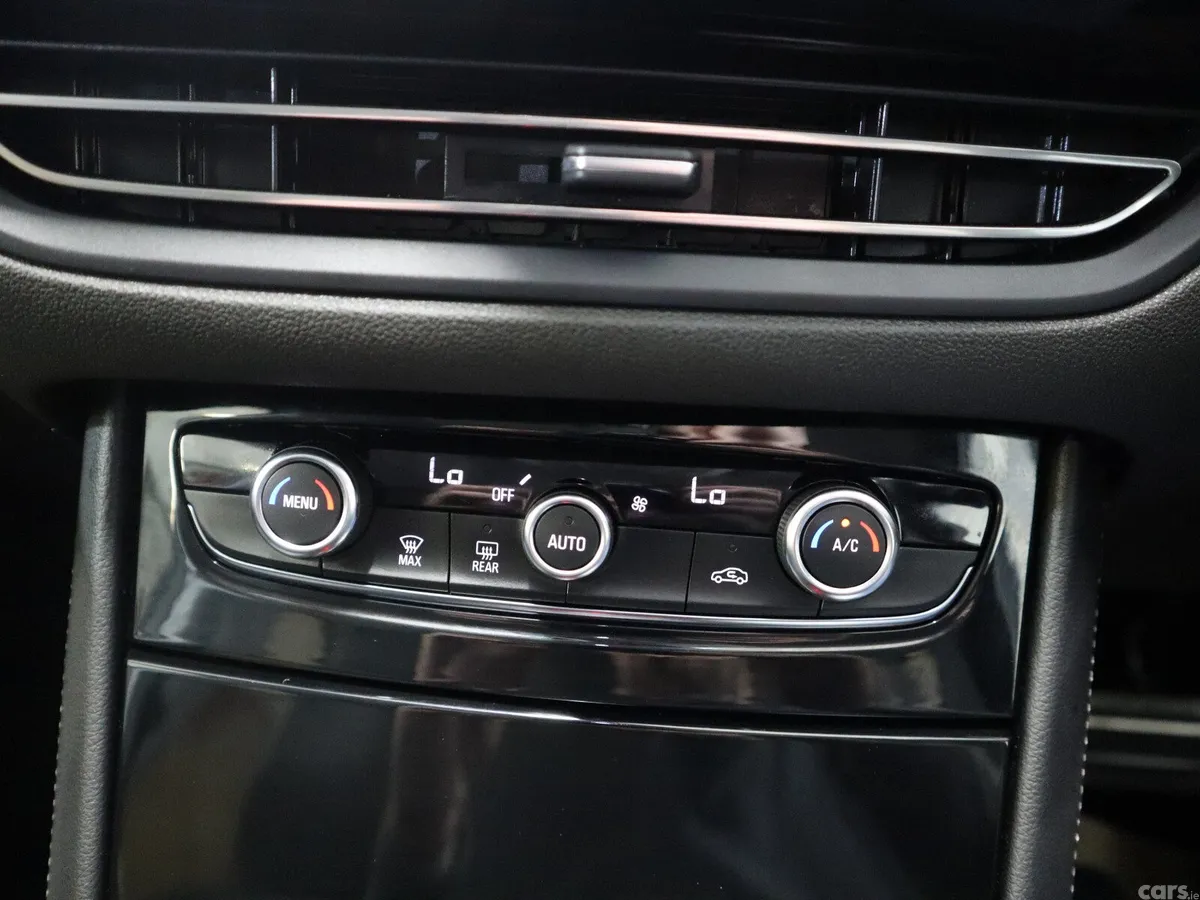 Opel Grandland X Hatchback, Petrol Hybrid, 2024, Grey