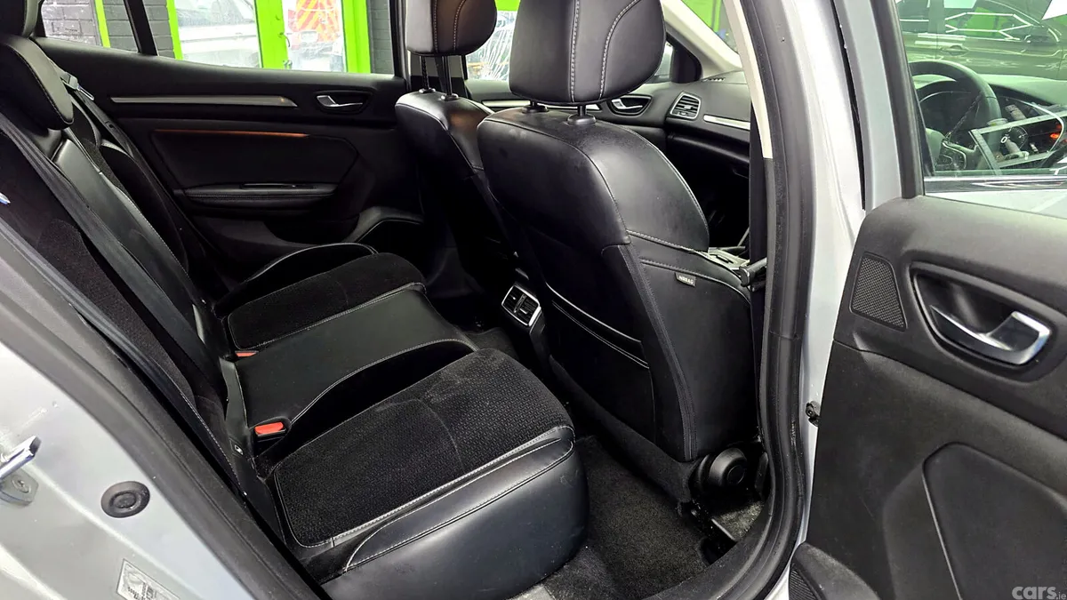 Renault Megane Hatchback, Diesel, 2018, Grey