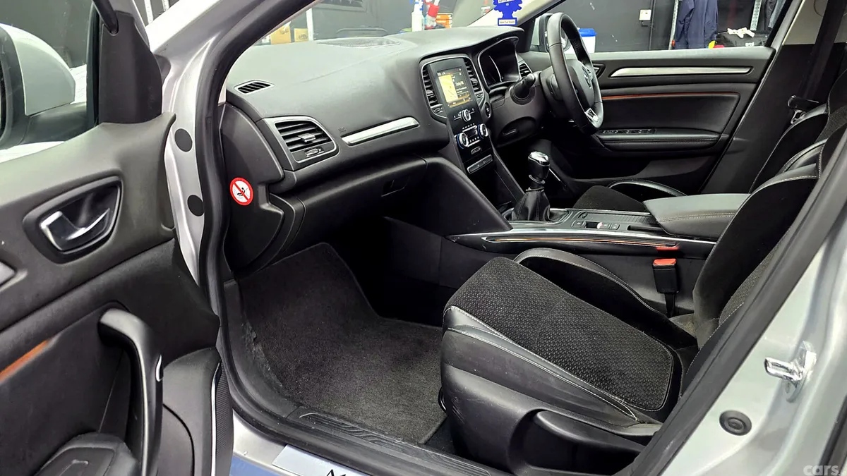 Renault Megane Hatchback, Diesel, 2018, Grey