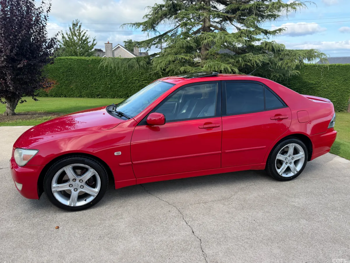 Lexus IS Saloon, Petrol, 2002, Red