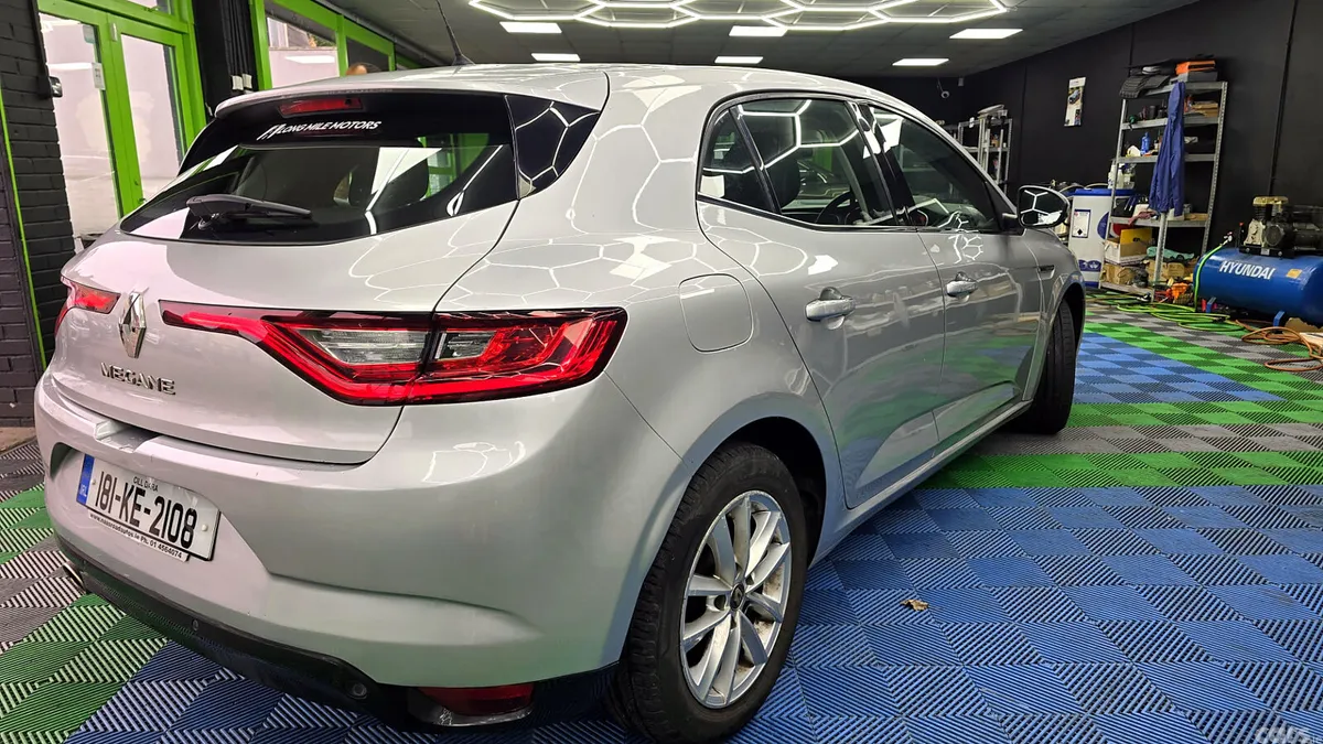 Renault Megane Hatchback, Diesel, 2018, Grey