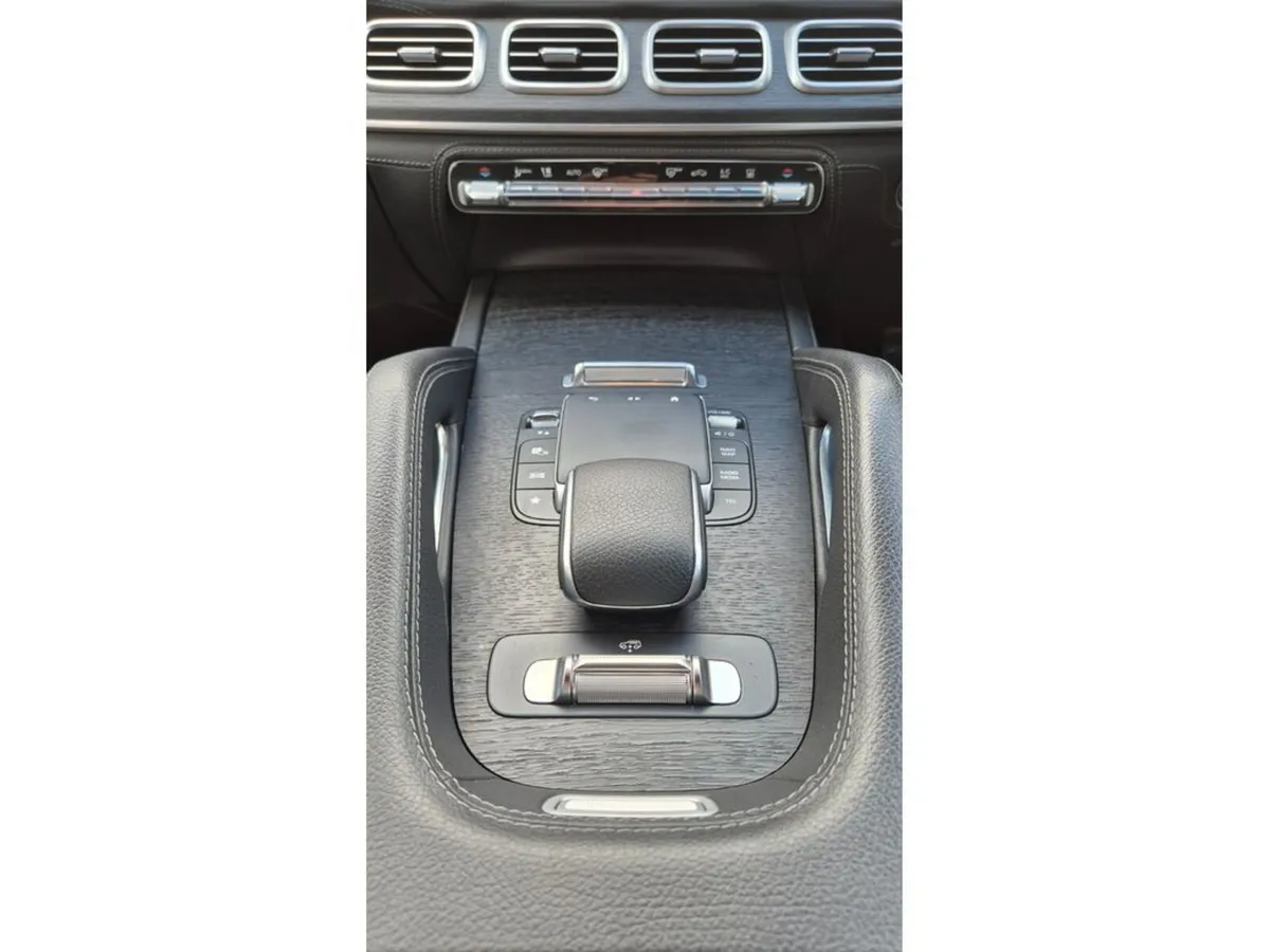 Mercedes-Benz GLE SUV, Petrol Plug-in Hybrid, 2024, Green