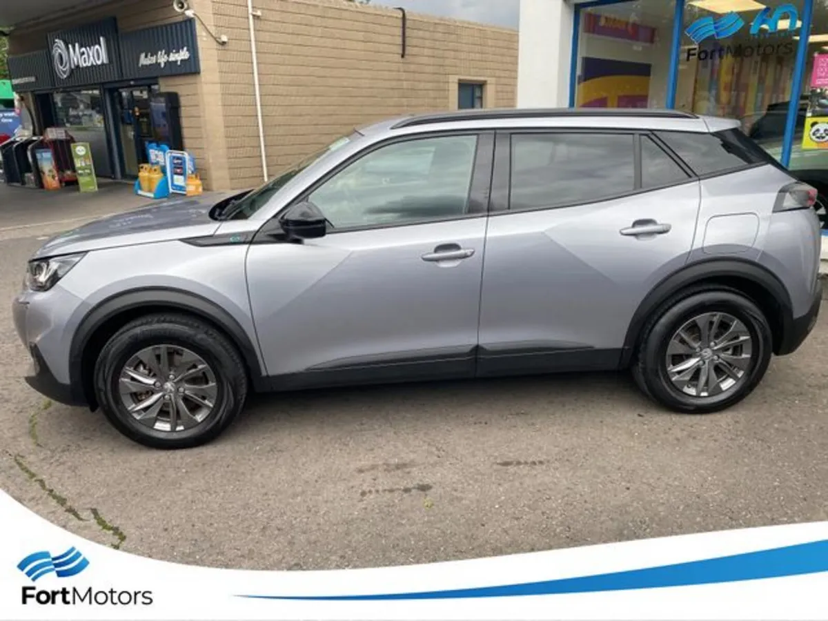 Peugeot 2008 Hatchback, Electric, 2023, Grey