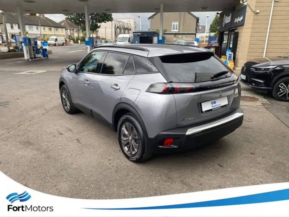 Peugeot 2008 Hatchback, Electric, 2023, Grey
