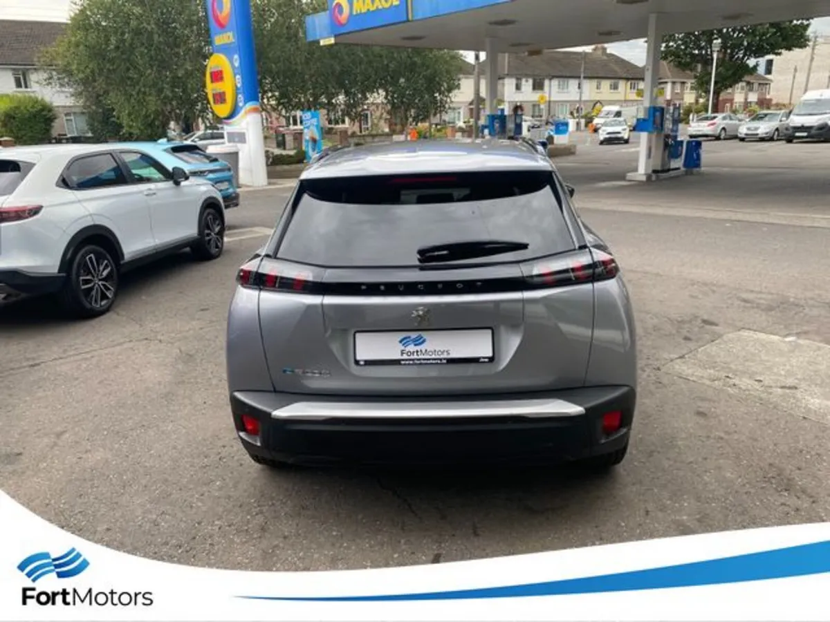 Peugeot 2008 Hatchback, Electric, 2023, Grey