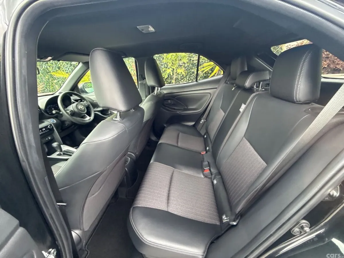 Toyota Yaris Cross SUV, Petrol Hybrid, 2022, Black