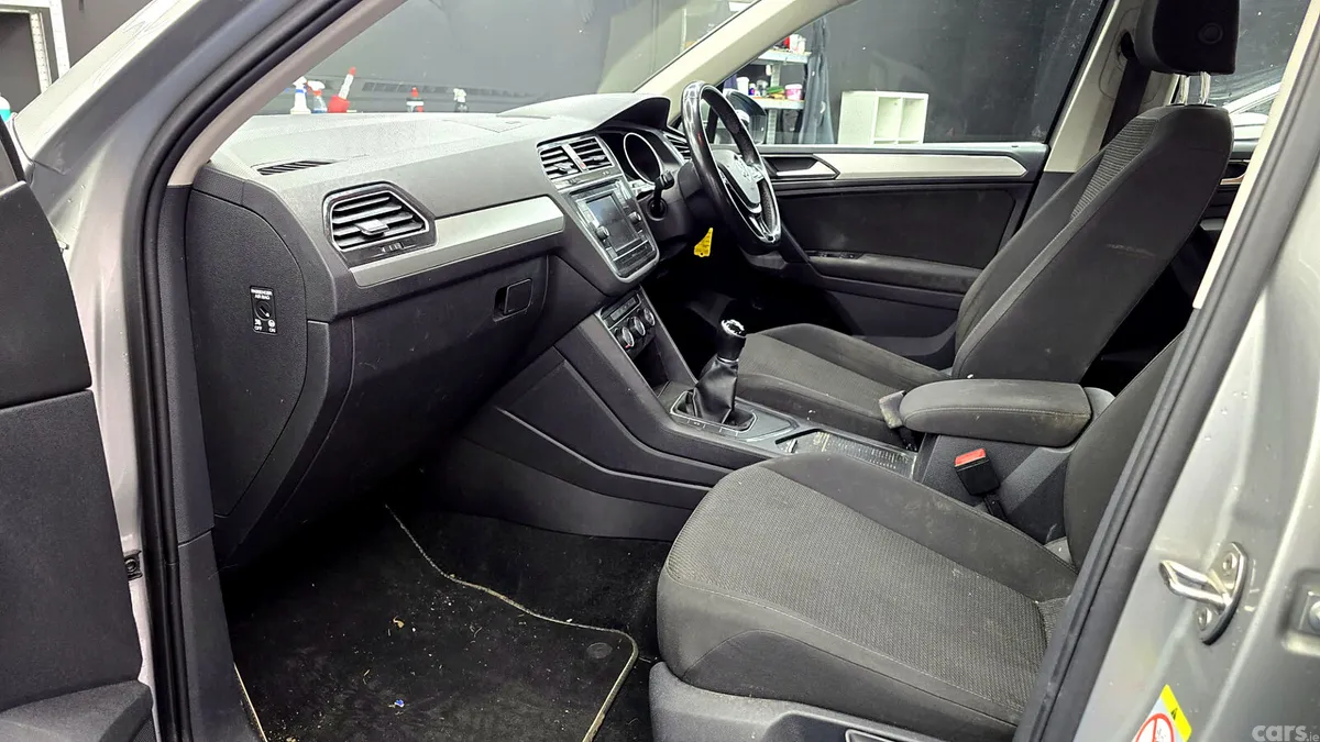 Volkswagen Tiguan SUV, Petrol, 2018, Grey