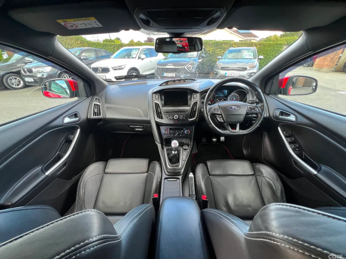 Ford Focus Hatchback, Diesel, 2018, Red