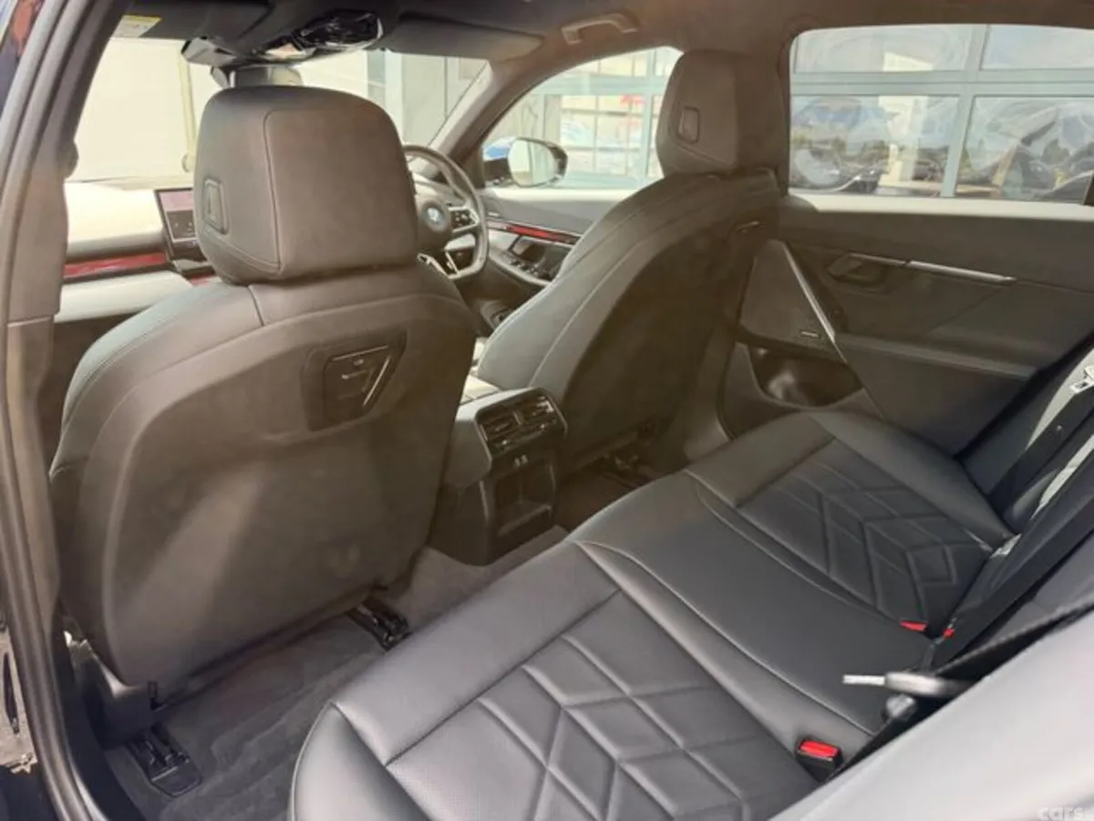 BMW 5-Series Saloon, Petrol Plug-in Hybrid, 2024, Black