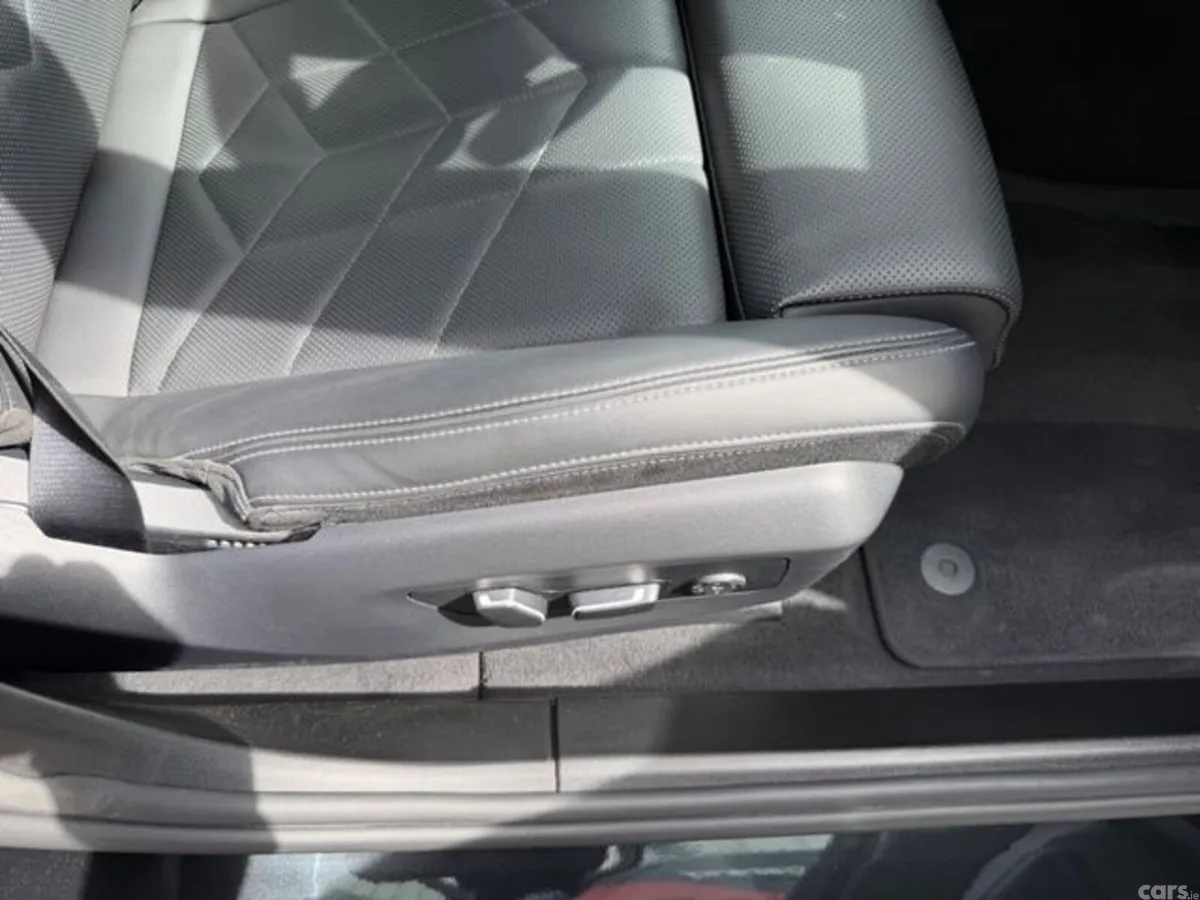 BMW 5-Series Saloon, Petrol Plug-in Hybrid, 2024, Black