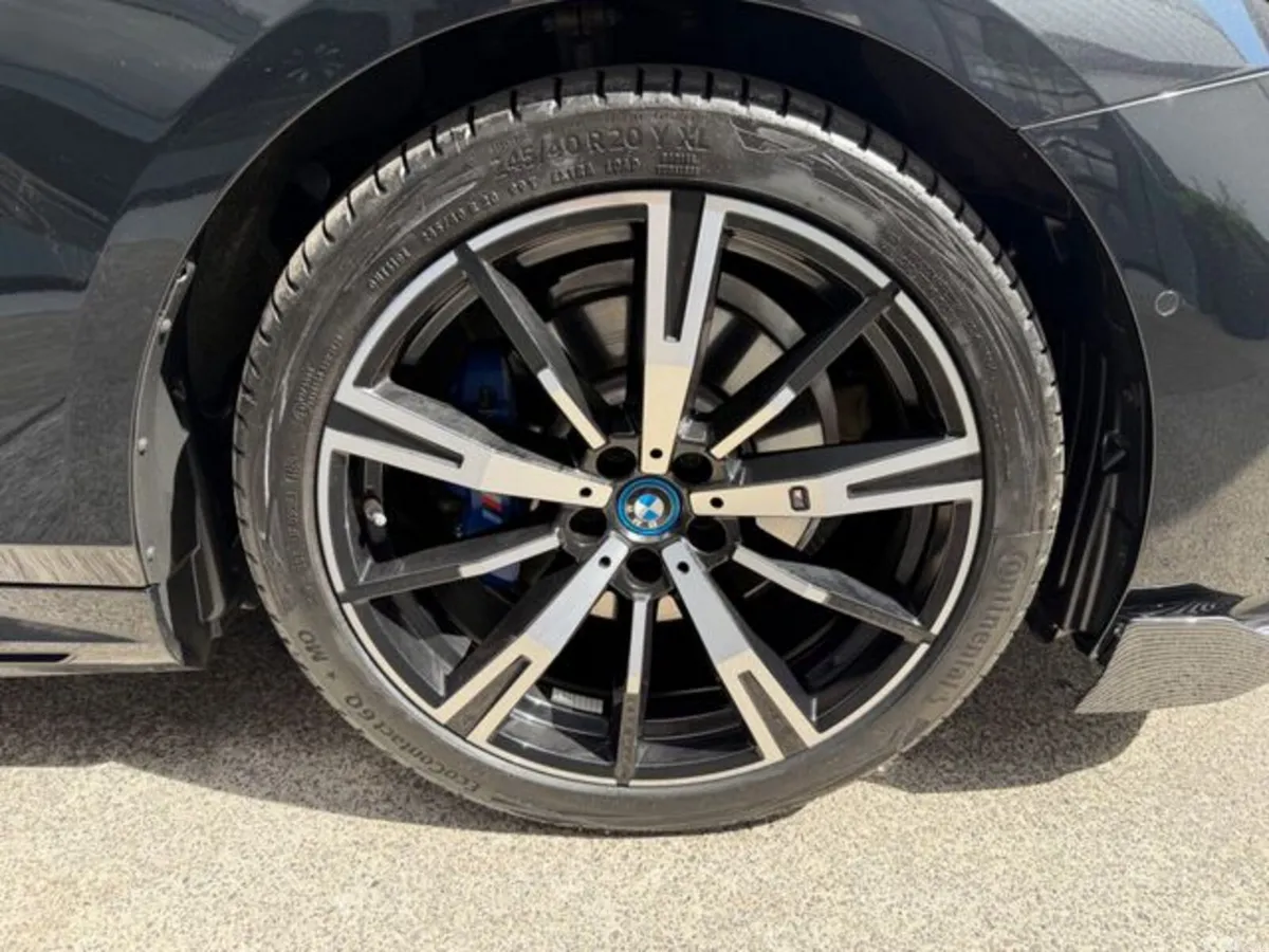 BMW 5-Series Saloon, Petrol Plug-in Hybrid, 2024, Black