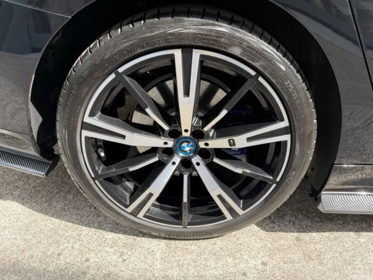BMW 5-Series Saloon, Petrol Plug-in Hybrid, 2024, Black