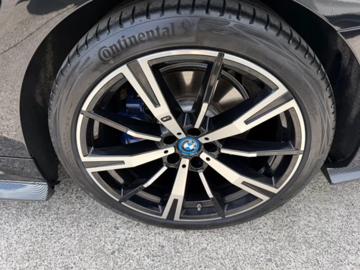BMW 5-Series Saloon, Petrol Plug-in Hybrid, 2024, Black