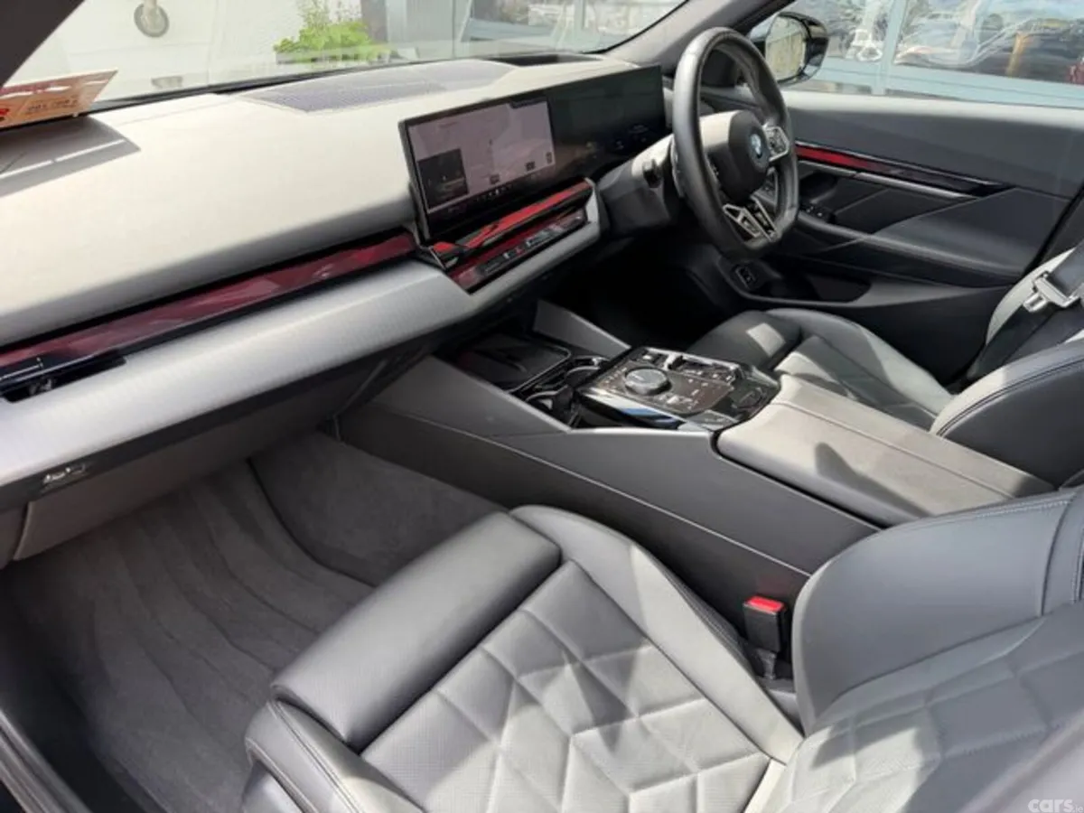 BMW 5-Series Saloon, Petrol Plug-in Hybrid, 2024, Black