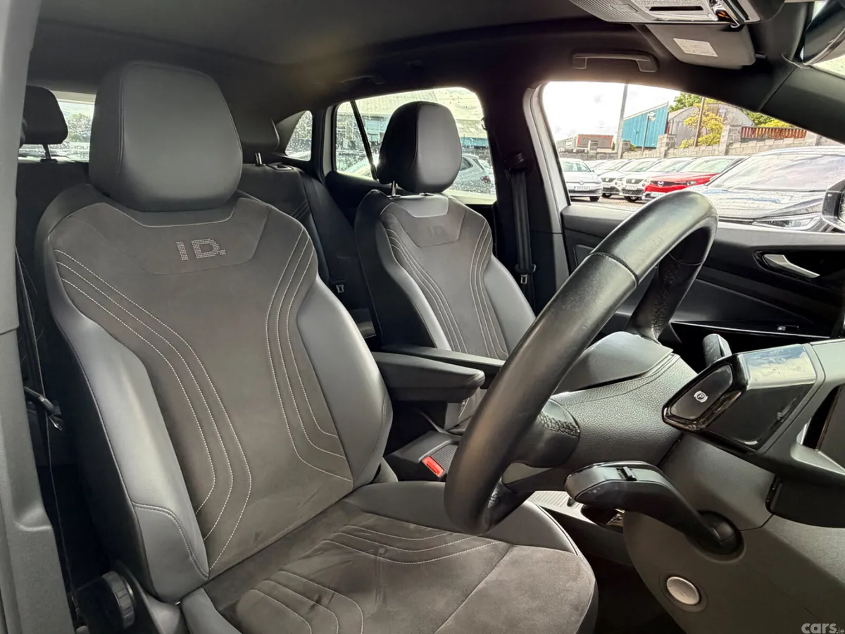 Volkswagen ID.4 Estate, Electric, 2023, White