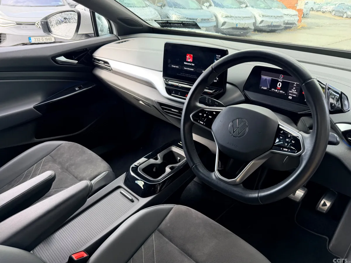 Volkswagen ID.4 Estate, Electric, 2023, White
