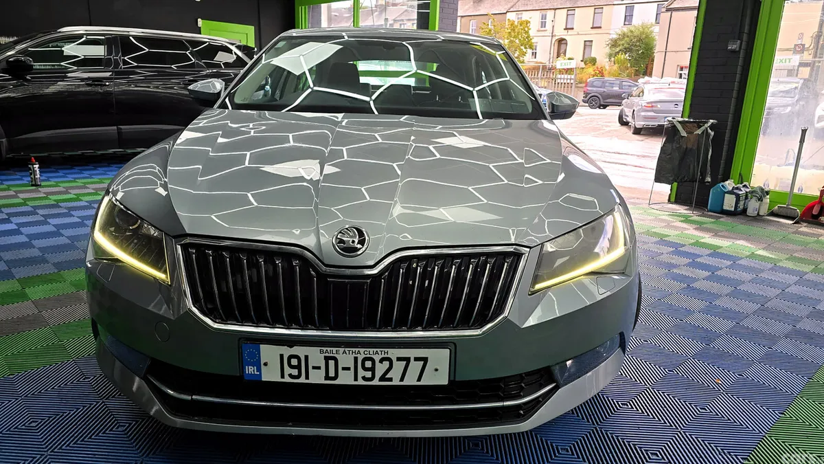 Skoda Superb Saloon, Diesel, 2019, Grey