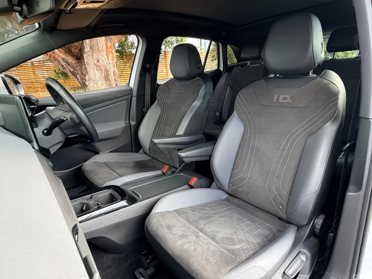 Volkswagen ID.4 Estate, Electric, 2023, White
