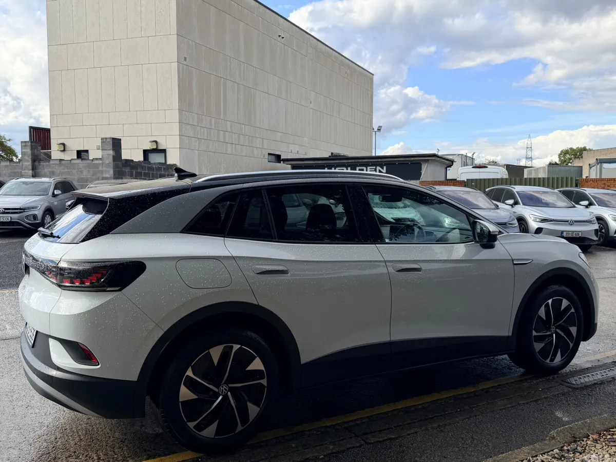 Volkswagen ID.4 Estate, Electric, 2023, White