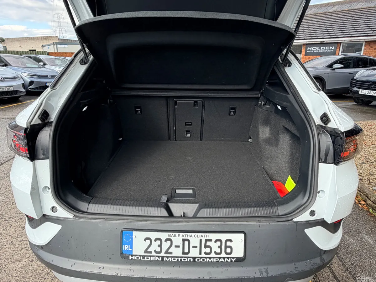 Volkswagen ID.4 Estate, Electric, 2023, White