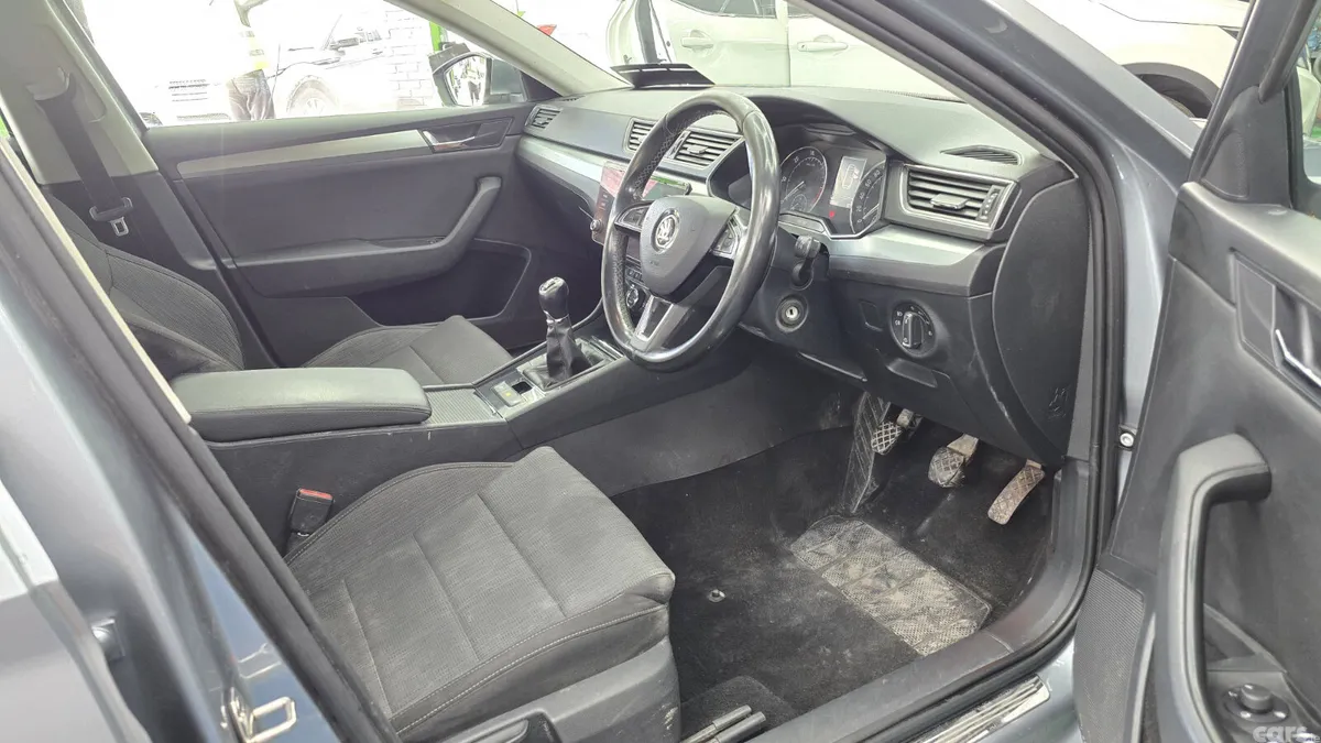 Skoda Superb Saloon, Diesel, 2019, Grey