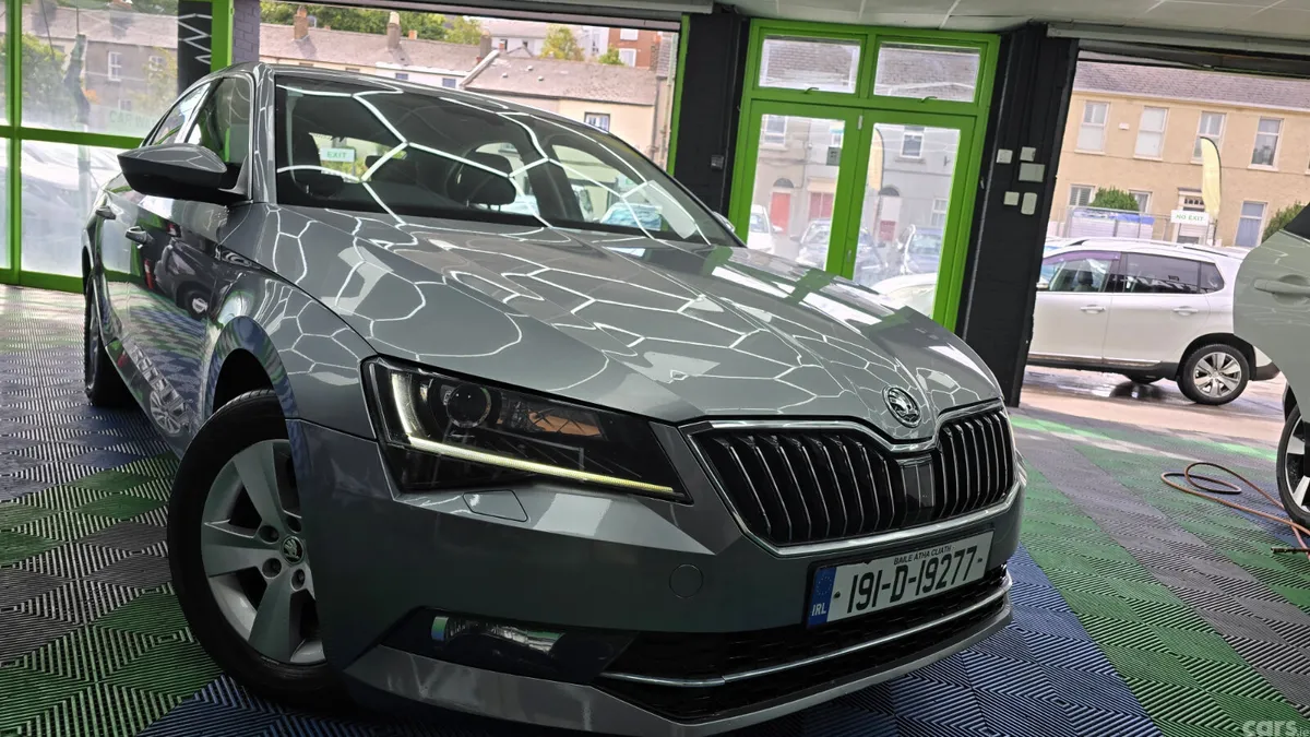 Skoda Superb Saloon, Diesel, 2019, Grey