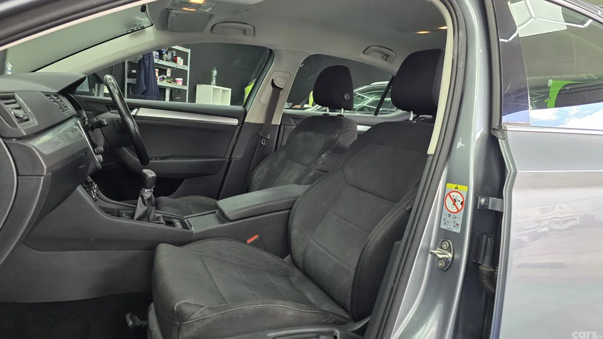 Skoda Superb Saloon, Diesel, 2019, Grey