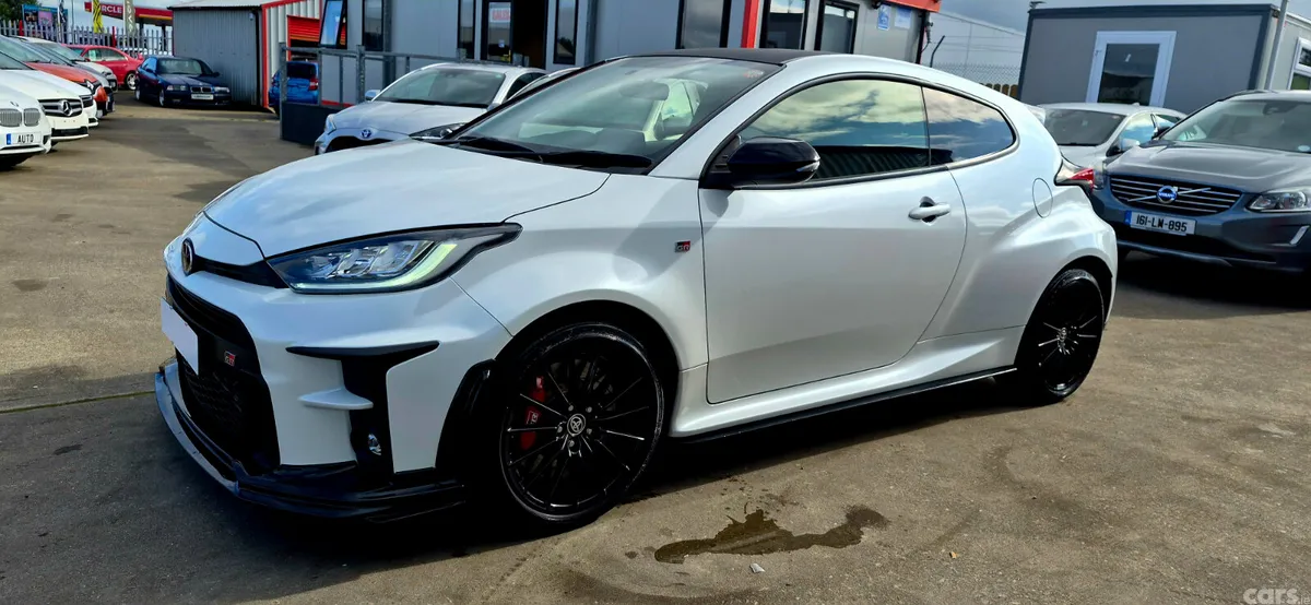 Toyota Yaris Hatchback, Petrol, 2021, White