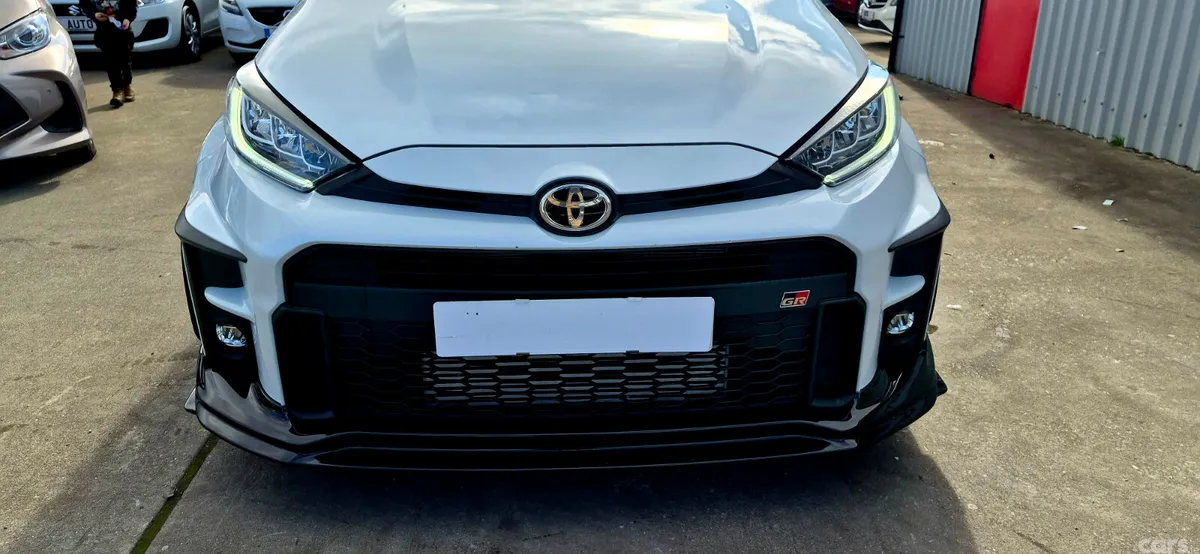 Toyota Yaris Hatchback, Petrol, 2021, White