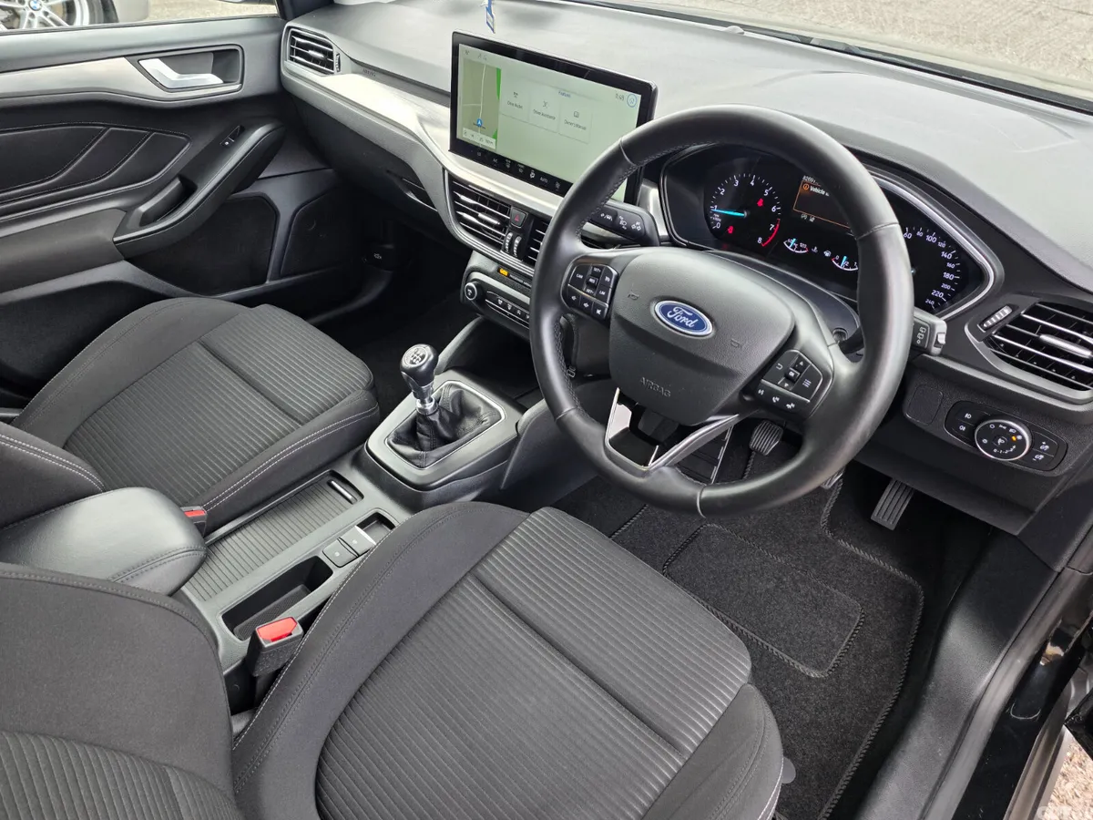 Ford Focus Hatchback, Petrol, 2023, Black
