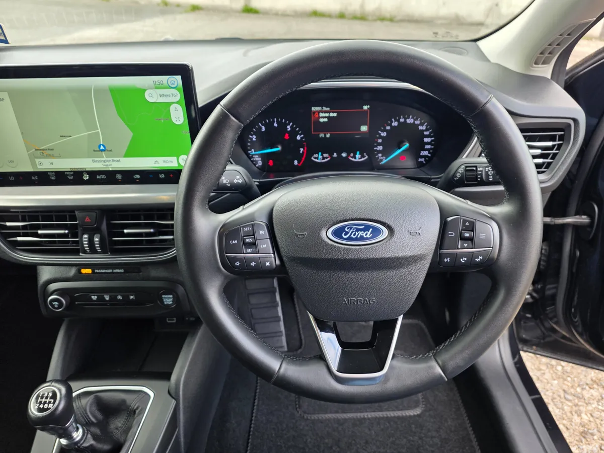 Ford Focus Hatchback, Petrol, 2023, Black