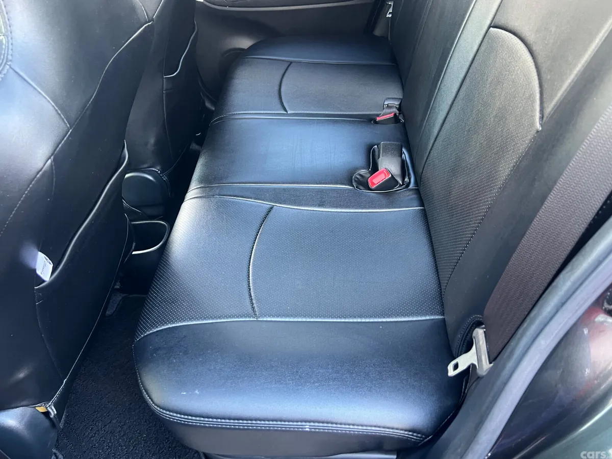 Toyota Vitz Hatchback, Petrol Hybrid, 2017, Black
