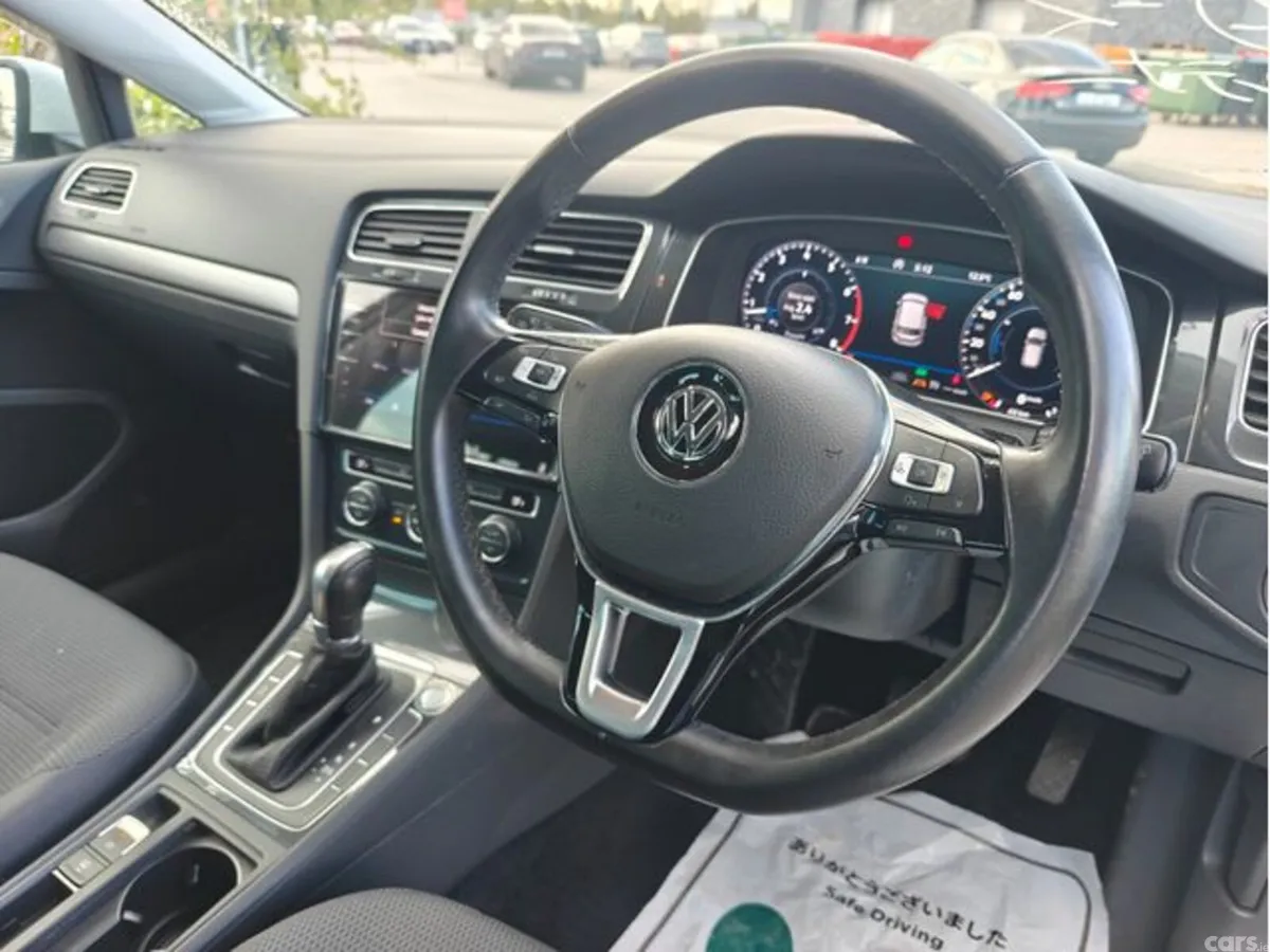 Volkswagen Golf Hatchback, Petrol, 2018, White