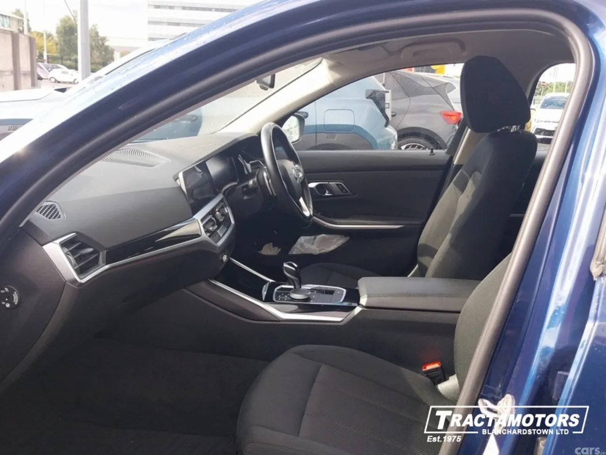 BMW 3-Series Estate, Petrol Plug-in Hybrid, 2022, Blue