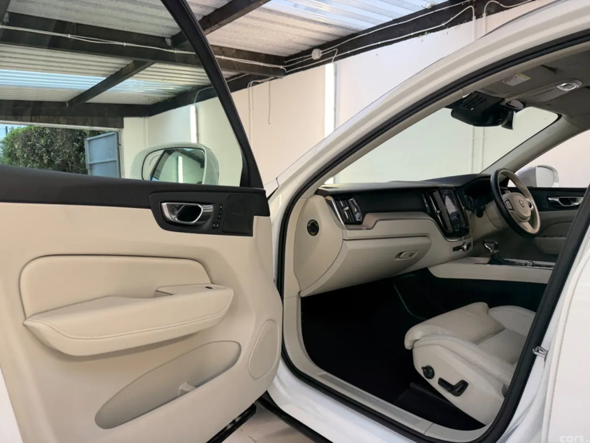 Volvo XC60 SUV, Diesel, 2020, White