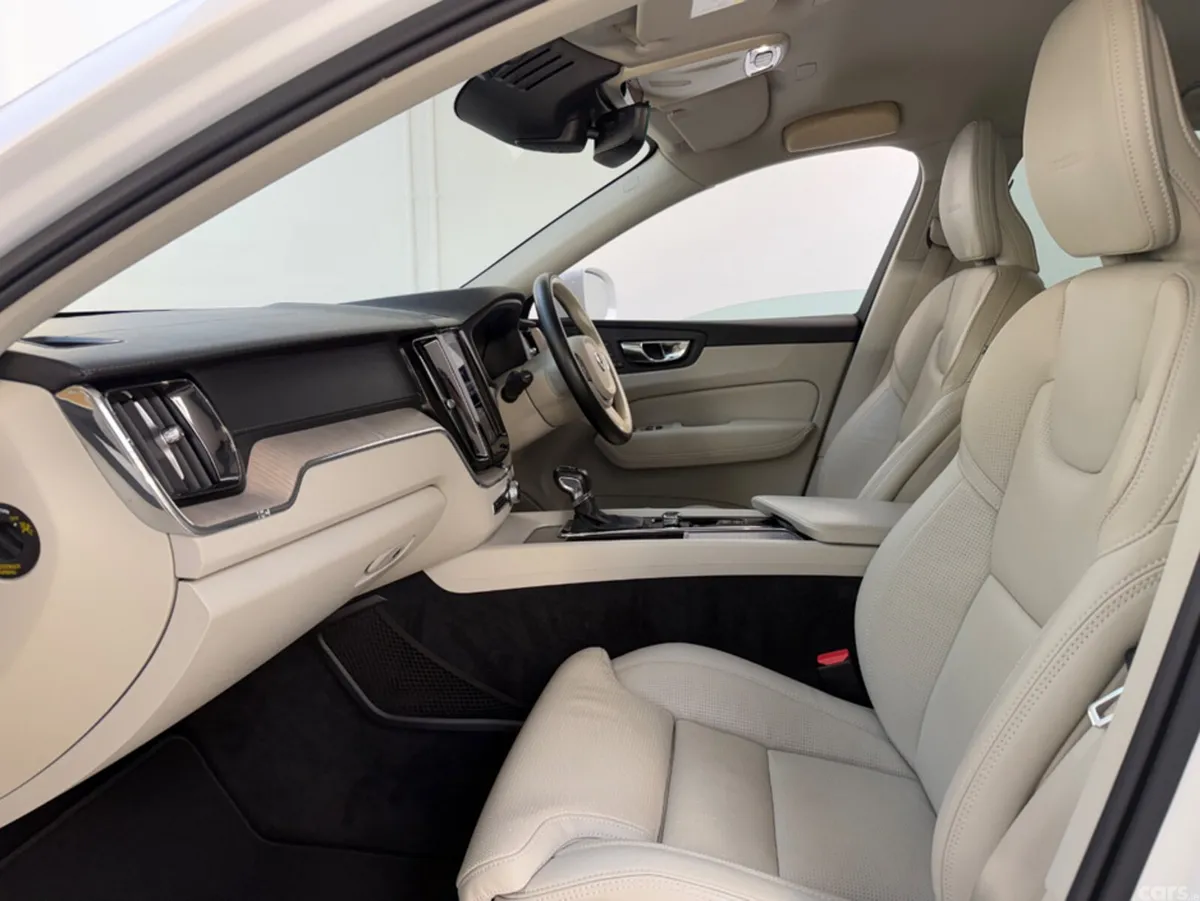 Volvo XC60 SUV, Diesel, 2020, White
