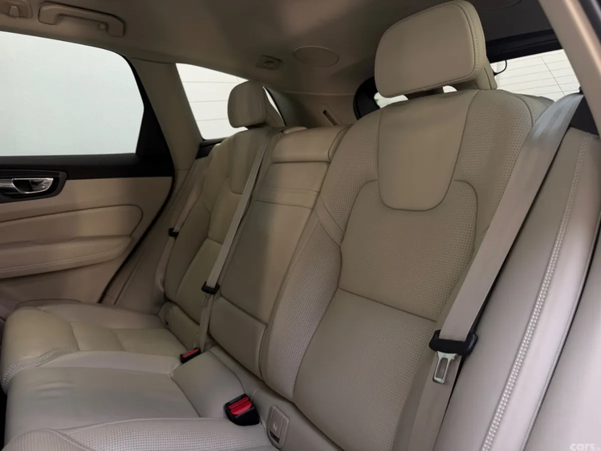 Volvo XC60 SUV, Diesel, 2020, White