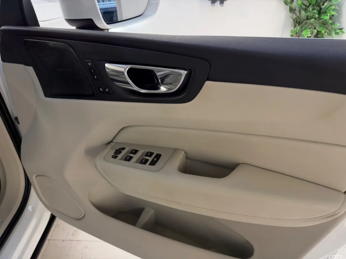 Volvo XC60 SUV, Diesel, 2020, White