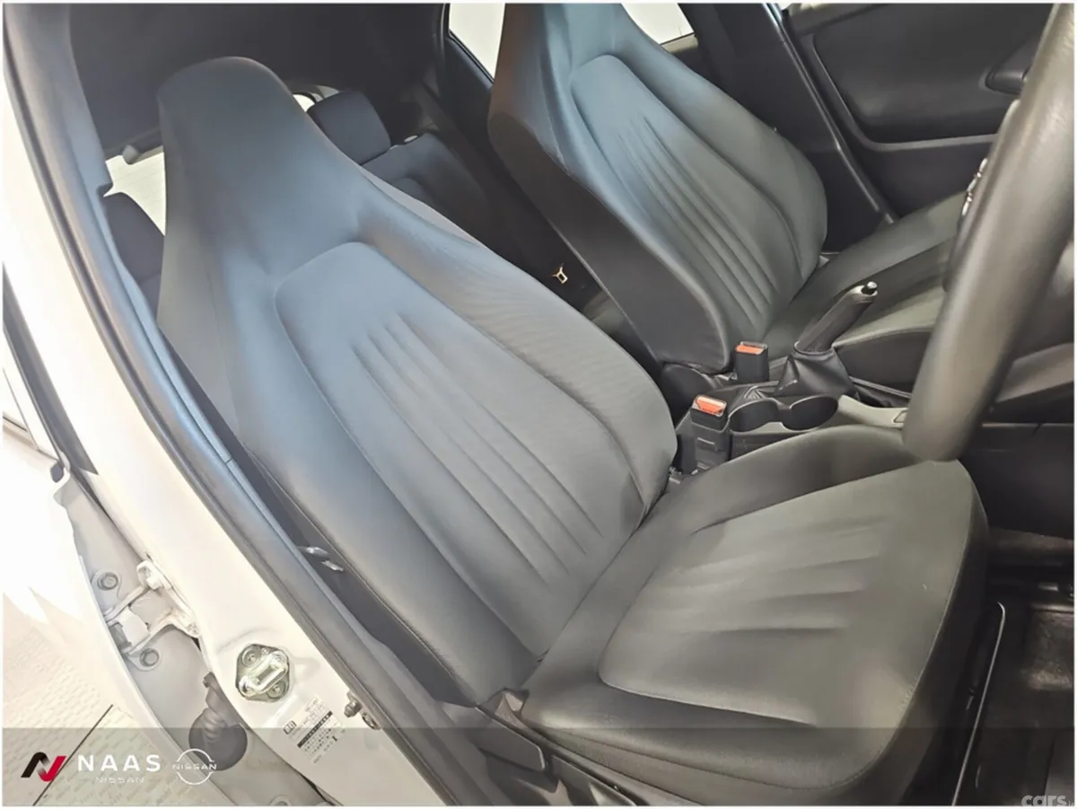 Toyota Yaris Hatchback, Petrol, 2023, White