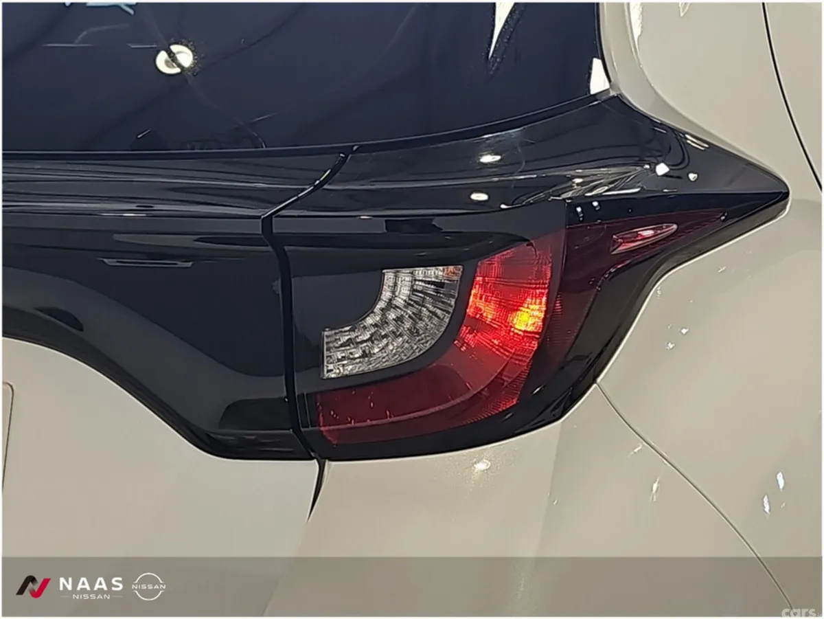 Toyota Yaris Hatchback, Petrol, 2023, White