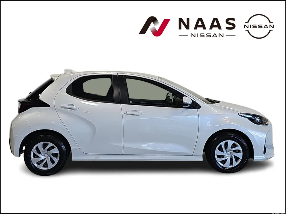 Toyota Yaris Hatchback, Petrol, 2023, White