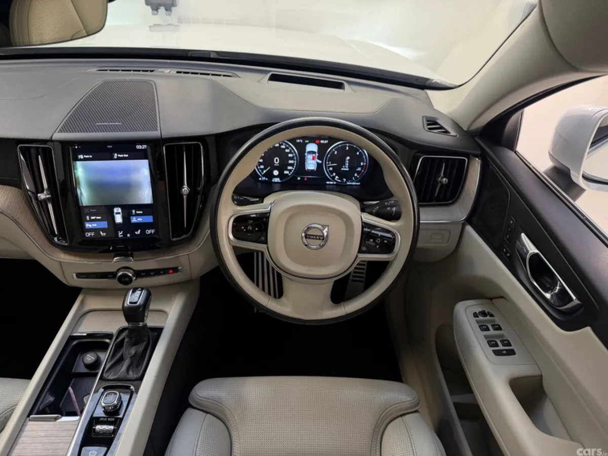Volvo XC60 SUV, Diesel, 2020, White