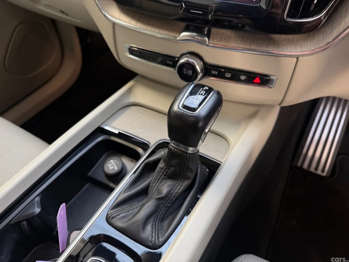 Volvo XC60 SUV, Diesel, 2020, White