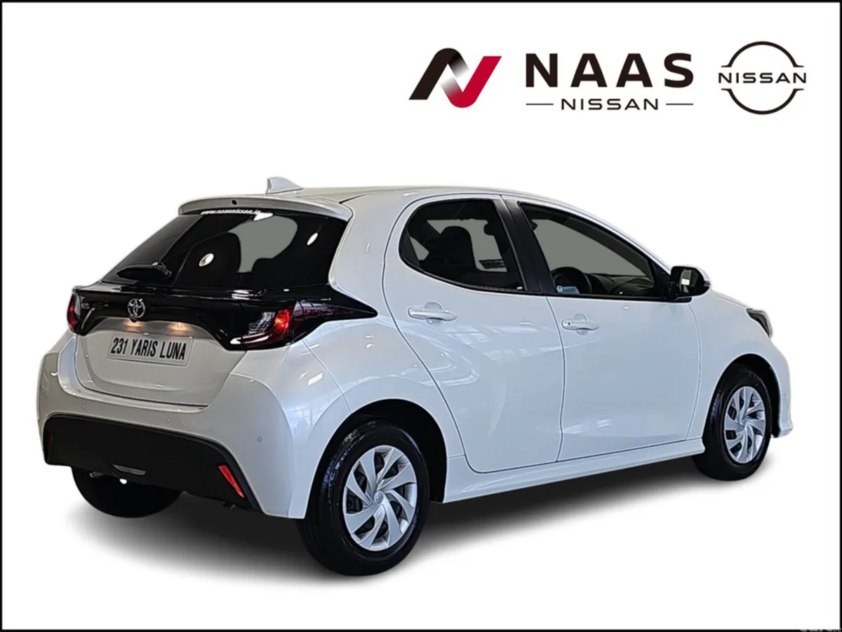 Toyota Yaris Hatchback, Petrol, 2023, White