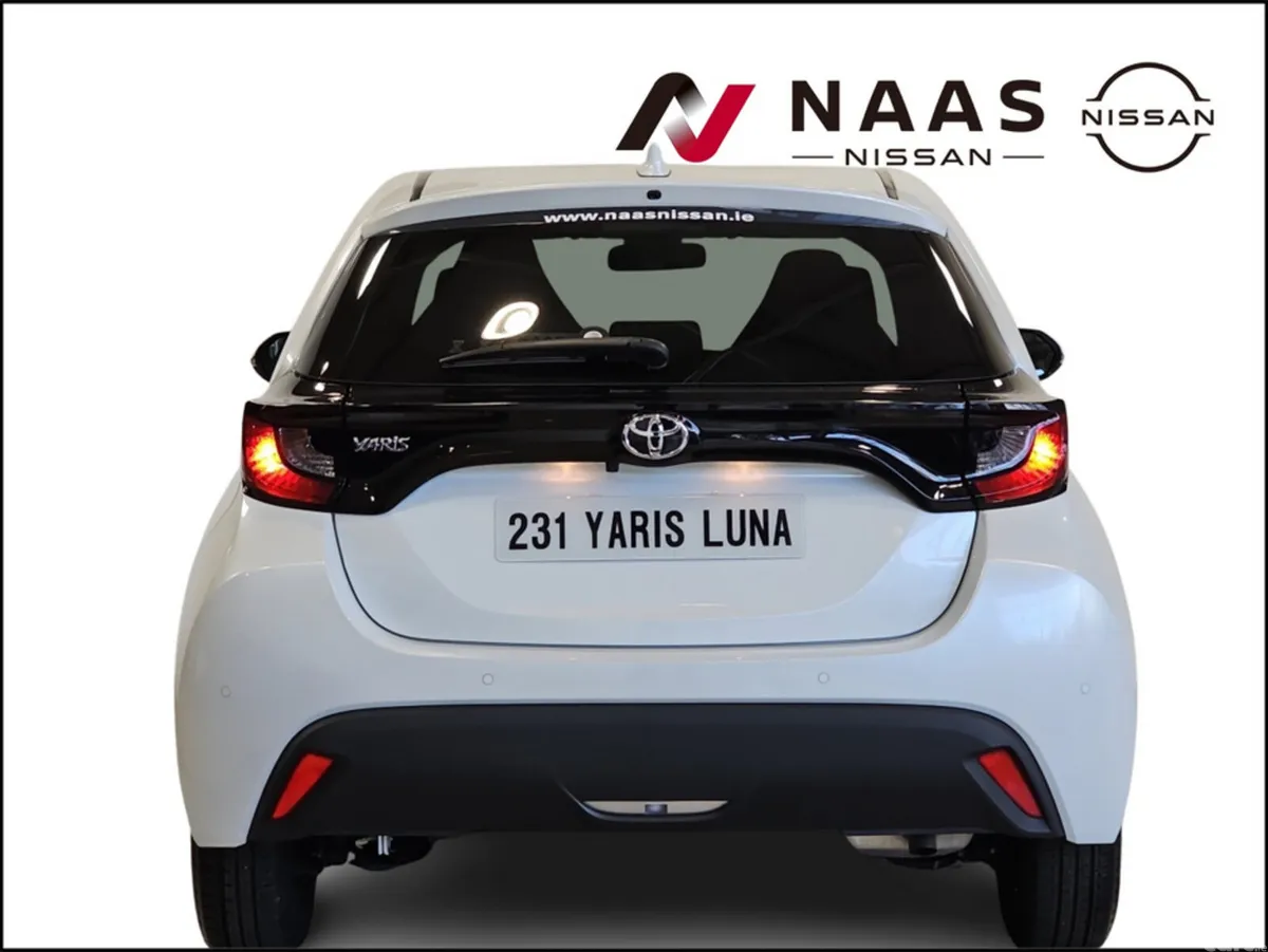 Toyota Yaris Hatchback, Petrol, 2023, White