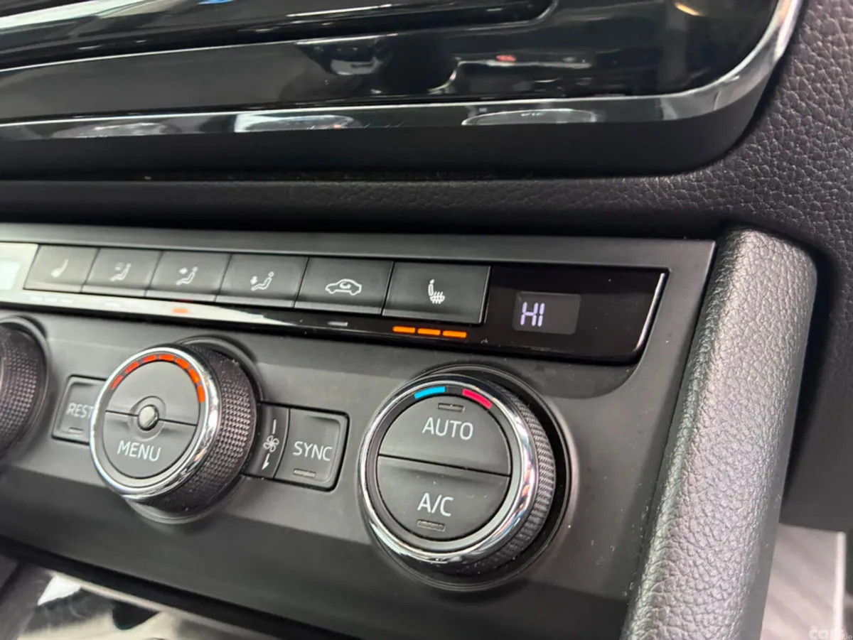 Skoda Superb Hatchback, Diesel, 2017, Grey