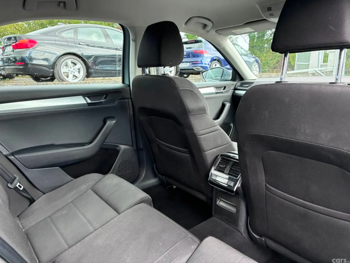 Skoda Superb Hatchback, Diesel, 2017, Grey