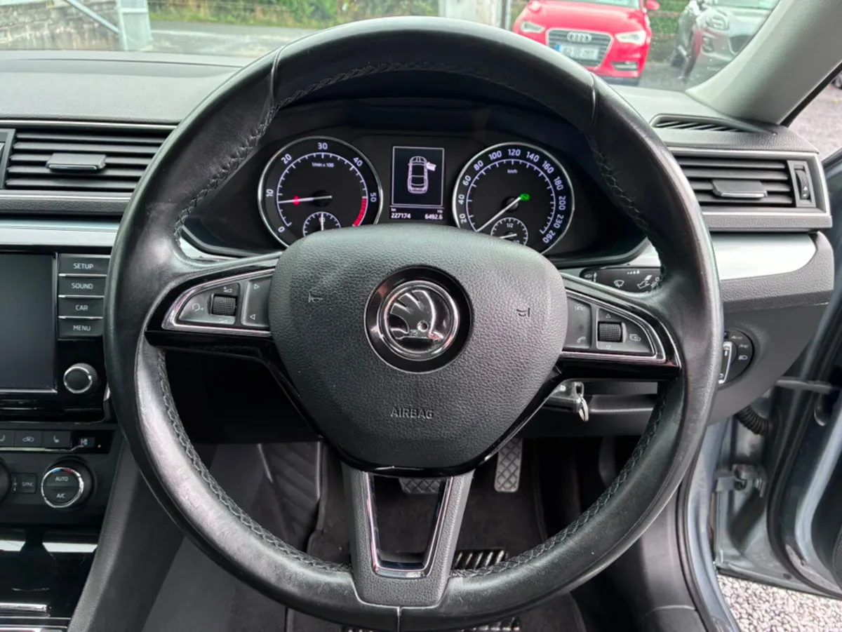 Skoda Superb Hatchback, Diesel, 2017, Grey